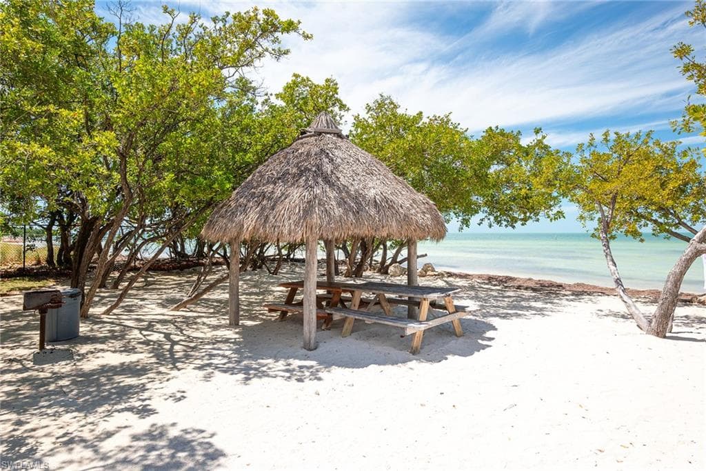 141 El Capitan DR, ISLAMORADA FL 33036-48