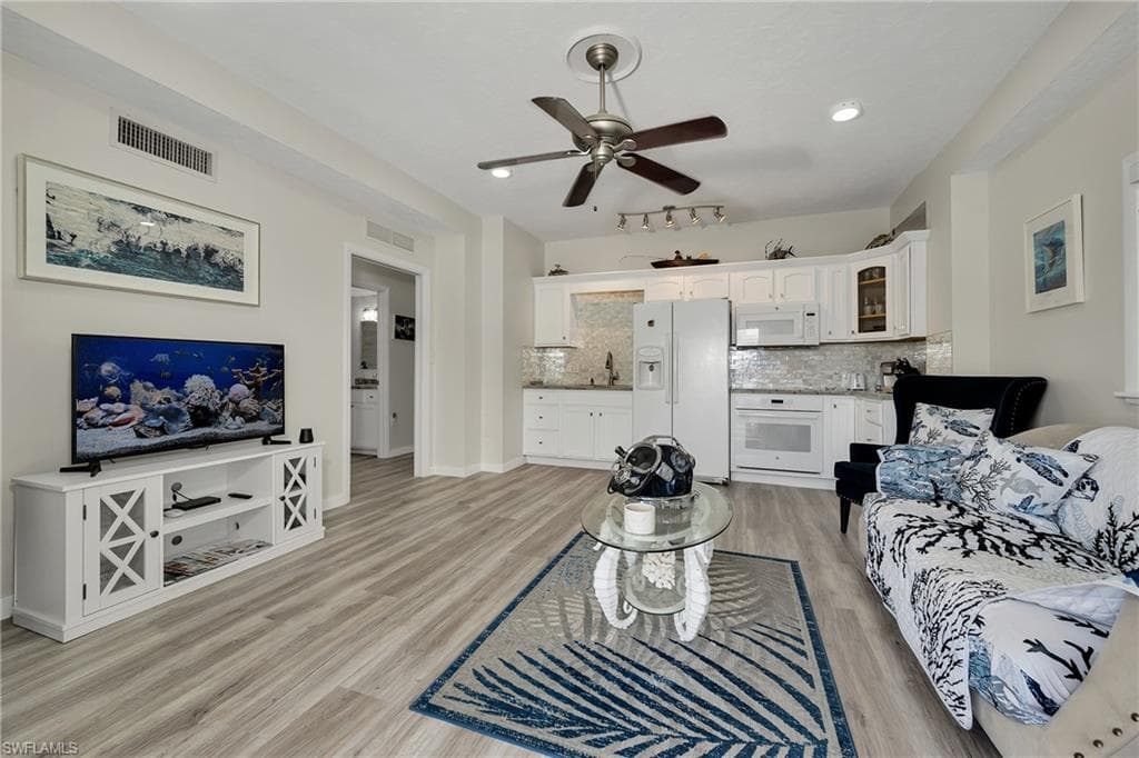 141 El Capitan DR, ISLAMORADA FL 33036-28