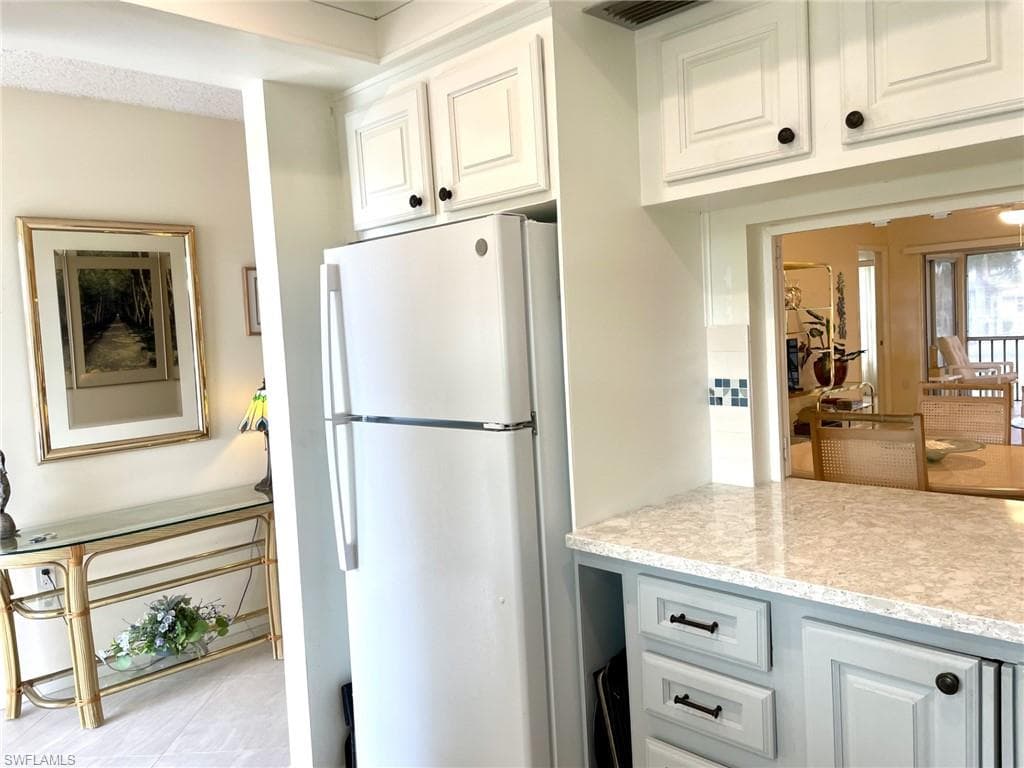 325 Charlemagne BLVD # B207, NAPLES FL 34112-7