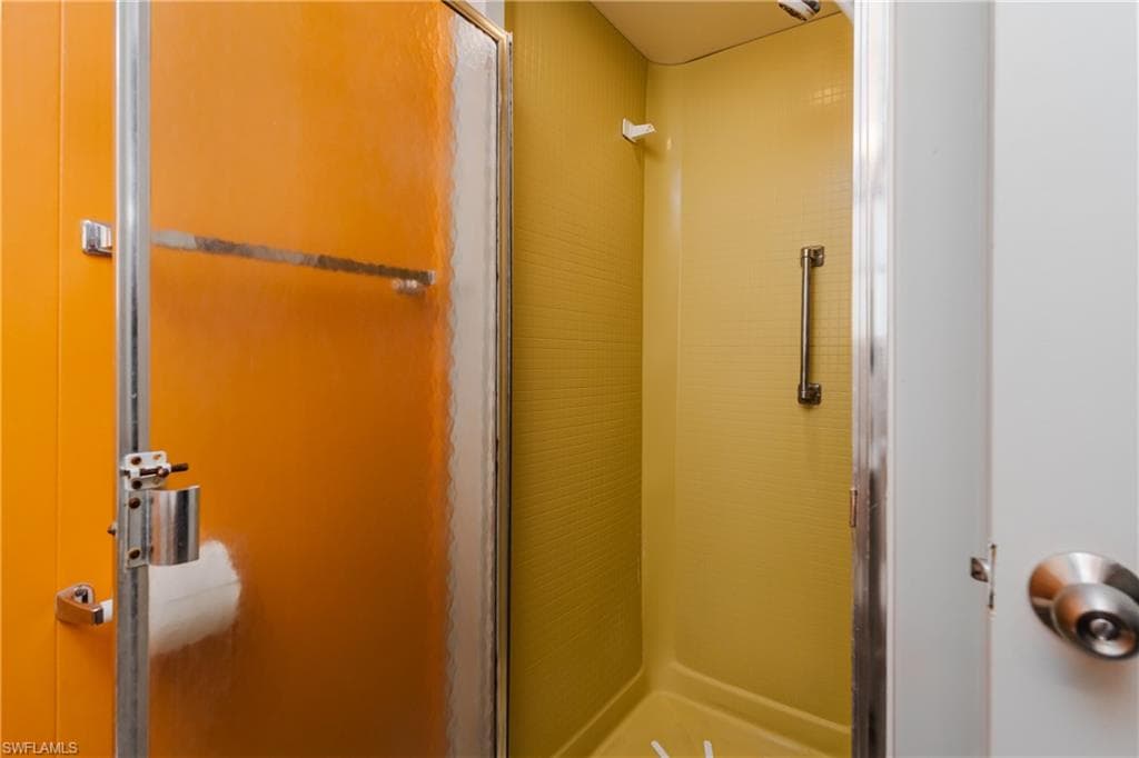 469 Riviera BLVD W, NAPLES FL 34112-15