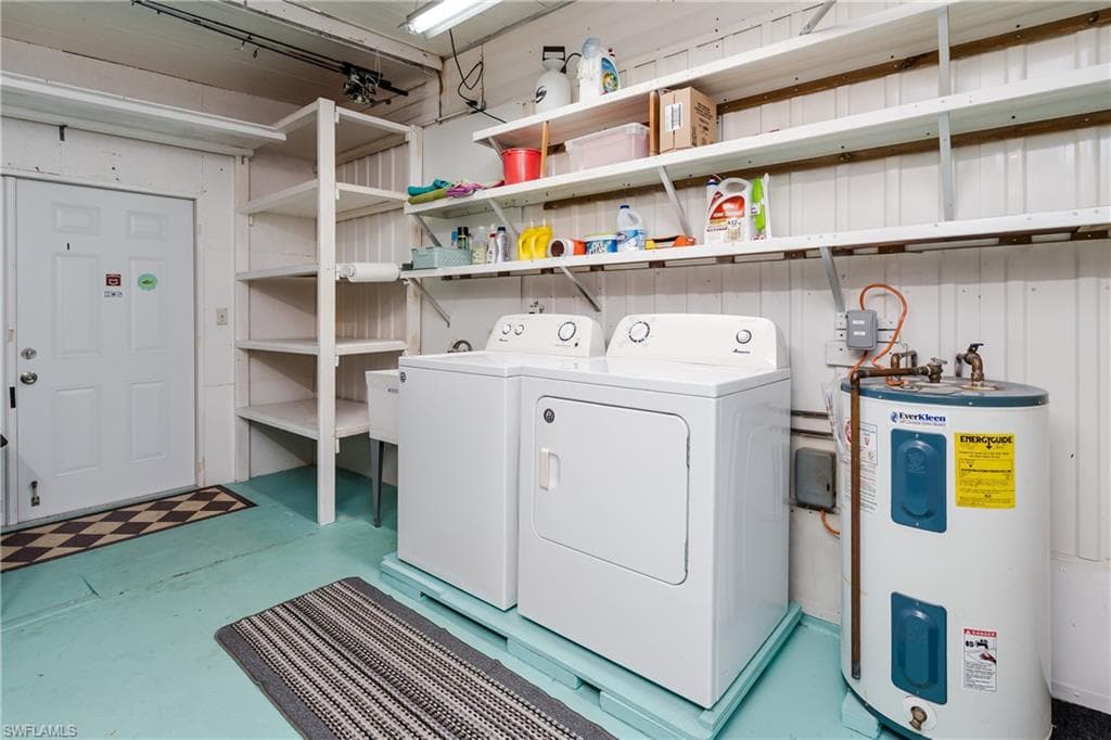 469 Riviera BLVD W, NAPLES FL 34112-21