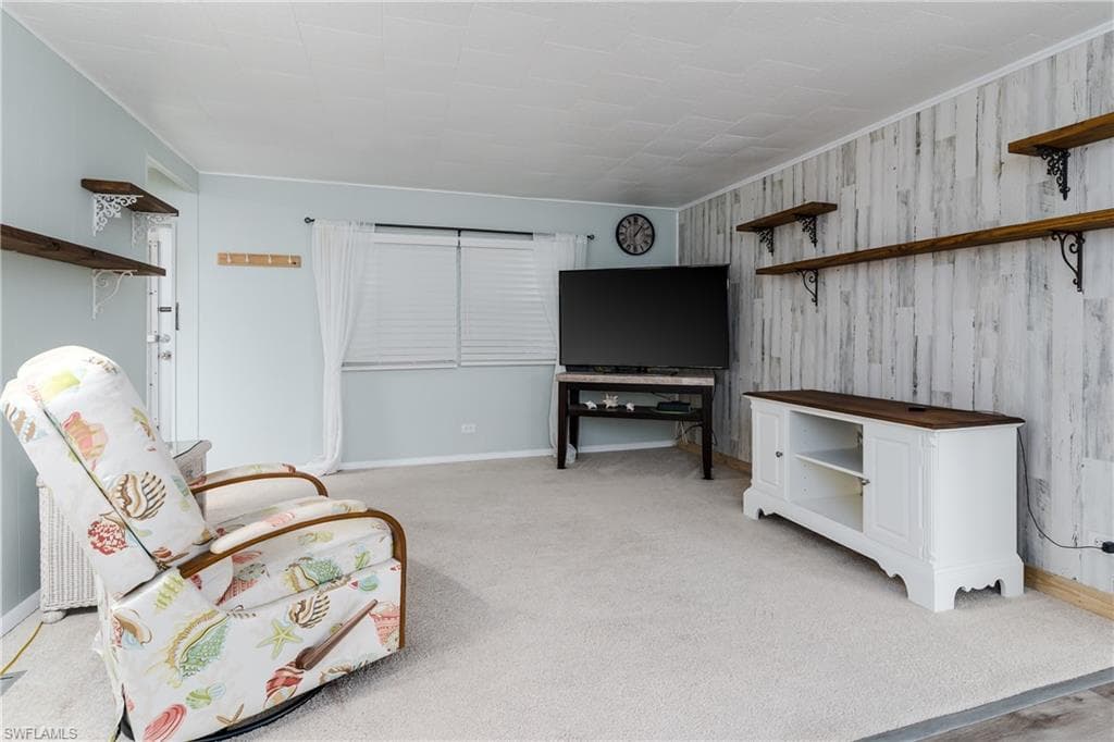 469 Riviera BLVD W, NAPLES FL 34112-3