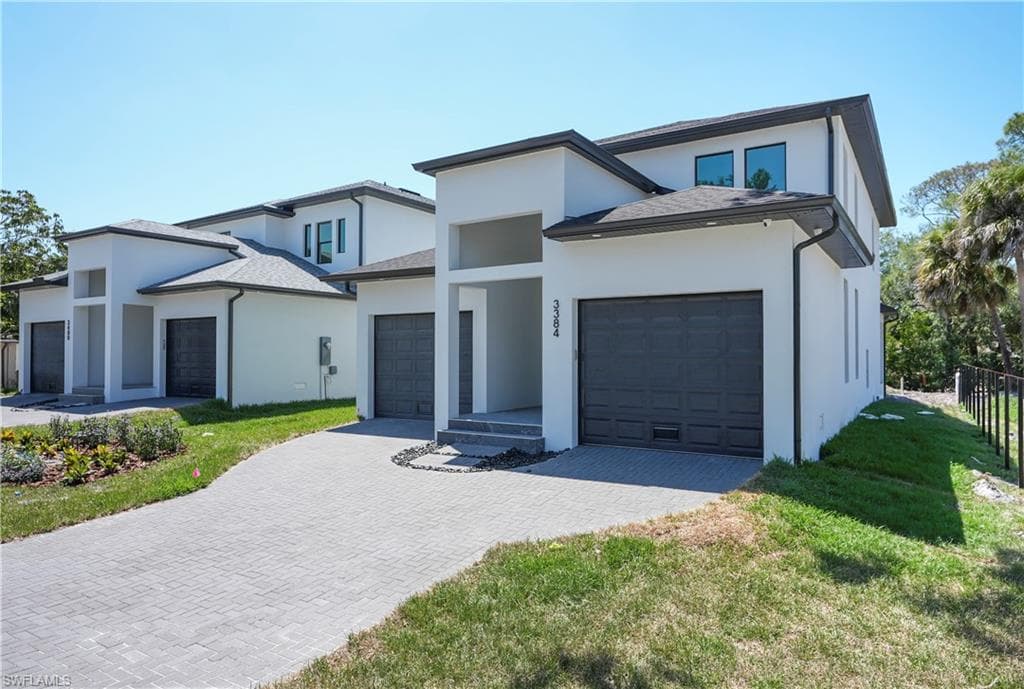 3384 Canal ST, NAPLES FL 34112-1