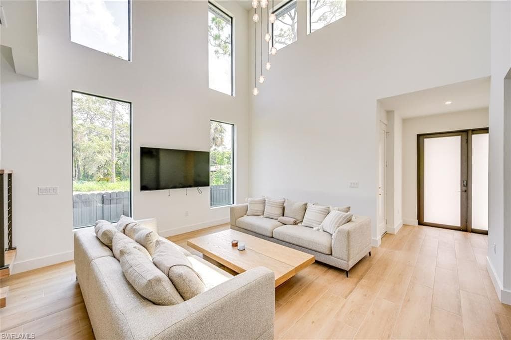 3384 Canal ST, NAPLES FL 34112-4