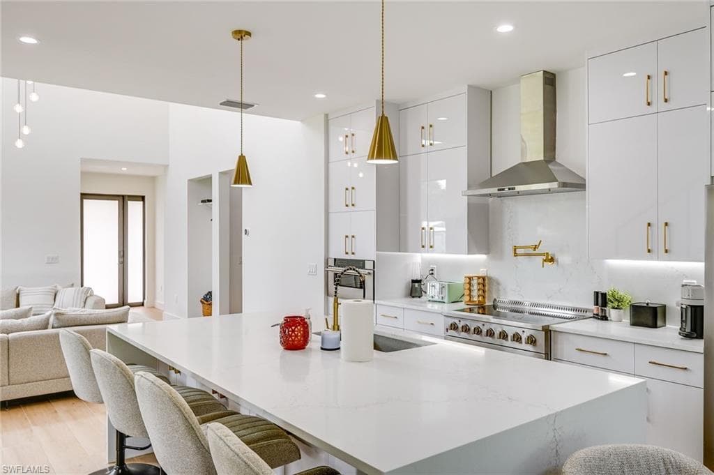 3384 Canal ST, NAPLES FL 34112-10