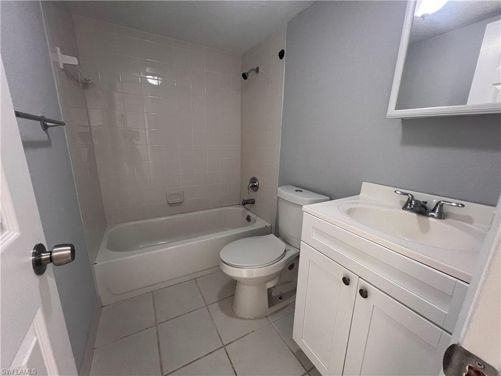 4601 Bayshore DR # A1, NAPLES FL 34112-6