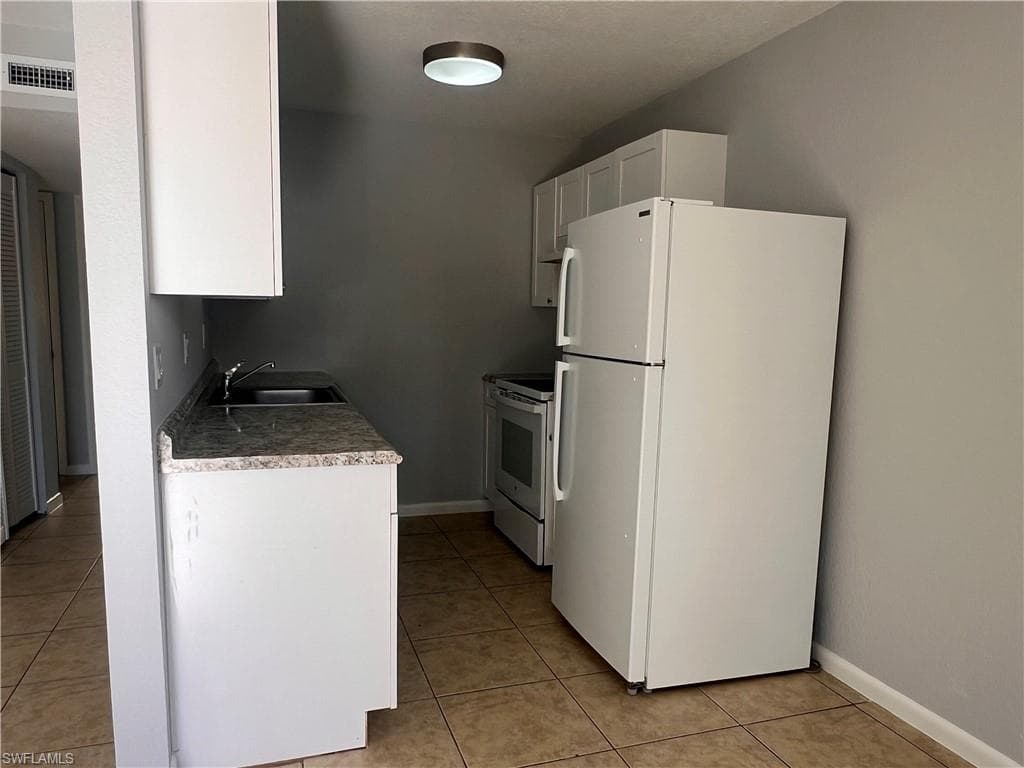 4601 Bayshore DR # A1, NAPLES FL 34112-2