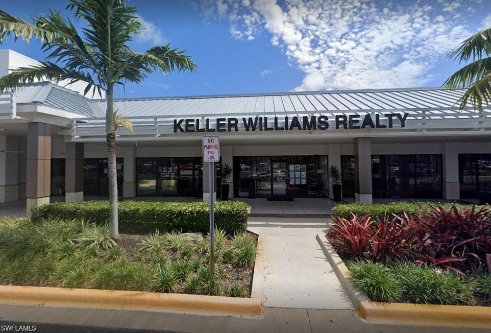 9456 Montelanico LOOP, NAPLES FL 34119-38