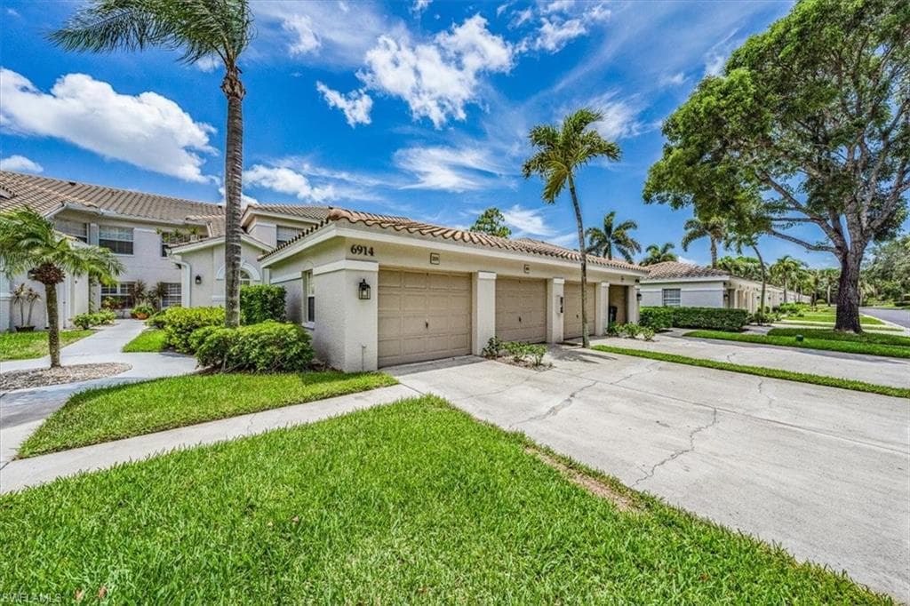 6914 Satinleaf RD N # 103, NAPLES FL 34109-24