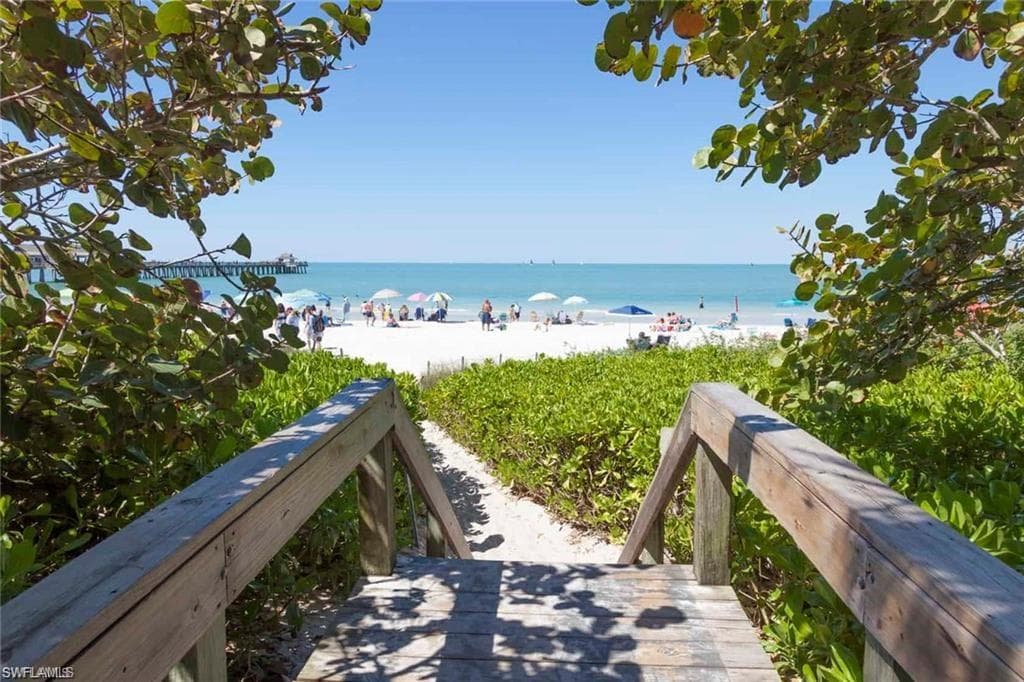 2322 Butterfly Palm DR, NAPLES FL 34119-29