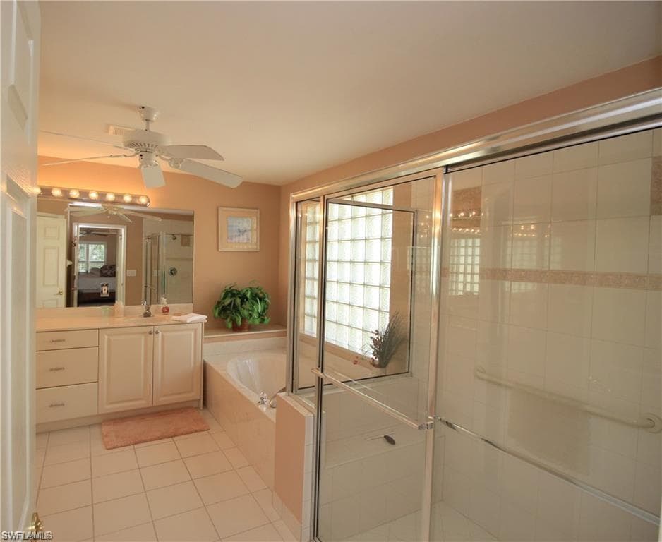 2322 Butterfly Palm DR, NAPLES FL 34119-18