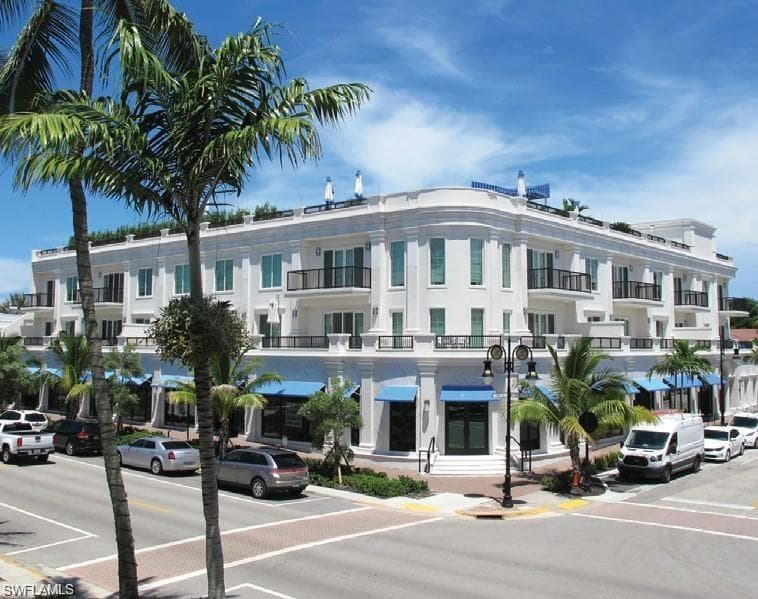 2322 Butterfly Palm DR, NAPLES FL 34119-24