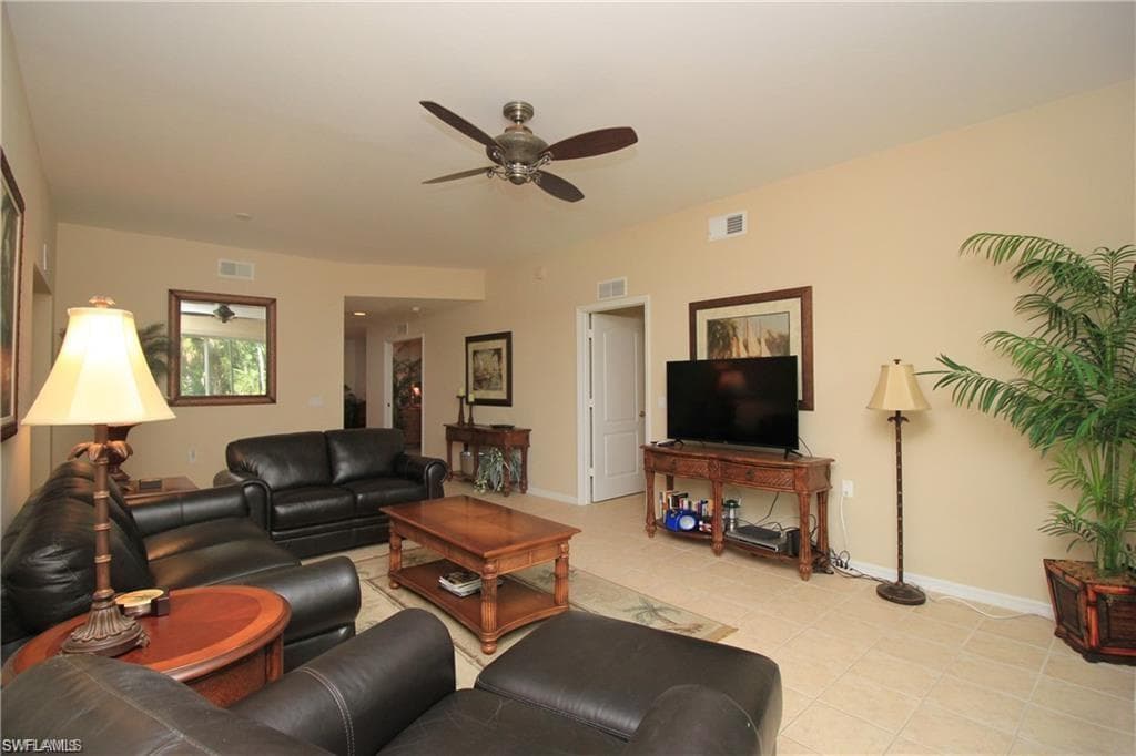 3425 Grand Cypress DR # 102, NAPLES FL 34119-9