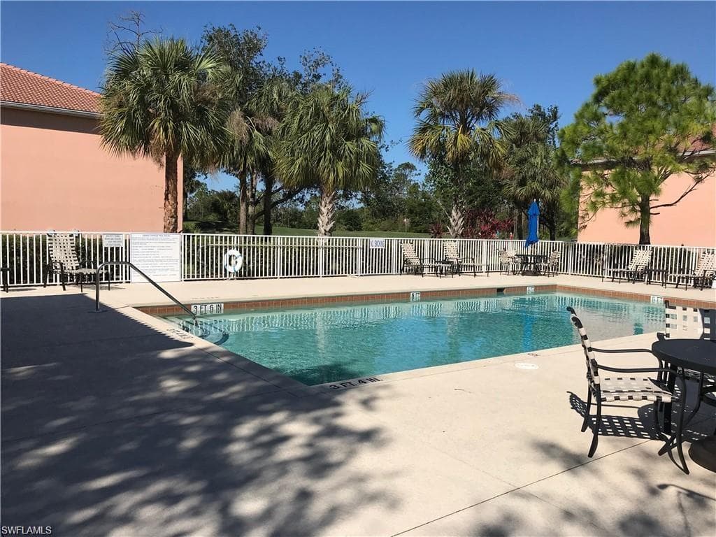 3425 Grand Cypress DR # 102, NAPLES FL 34119-17