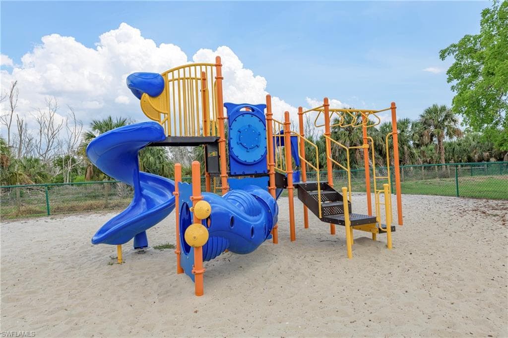 1769 Four Mile Cove PKWY # 915, CAPE CORAL FL 33990-25
