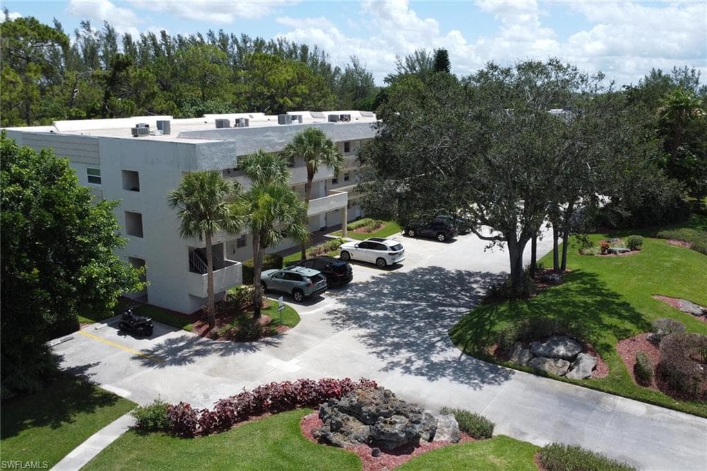 501 Forest Lakes BLVD # 102, NAPLES FL 34105-40