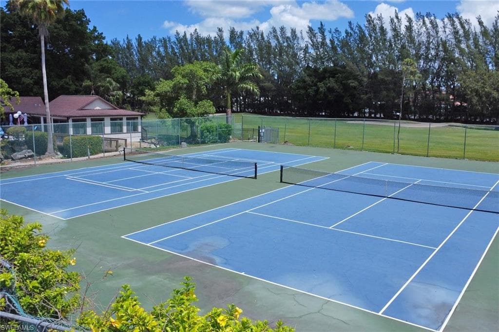 501 Forest Lakes BLVD # 102, NAPLES FL 34105-28