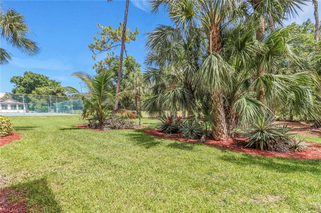 501 Forest Lakes BLVD # 102, NAPLES FL 34105-24