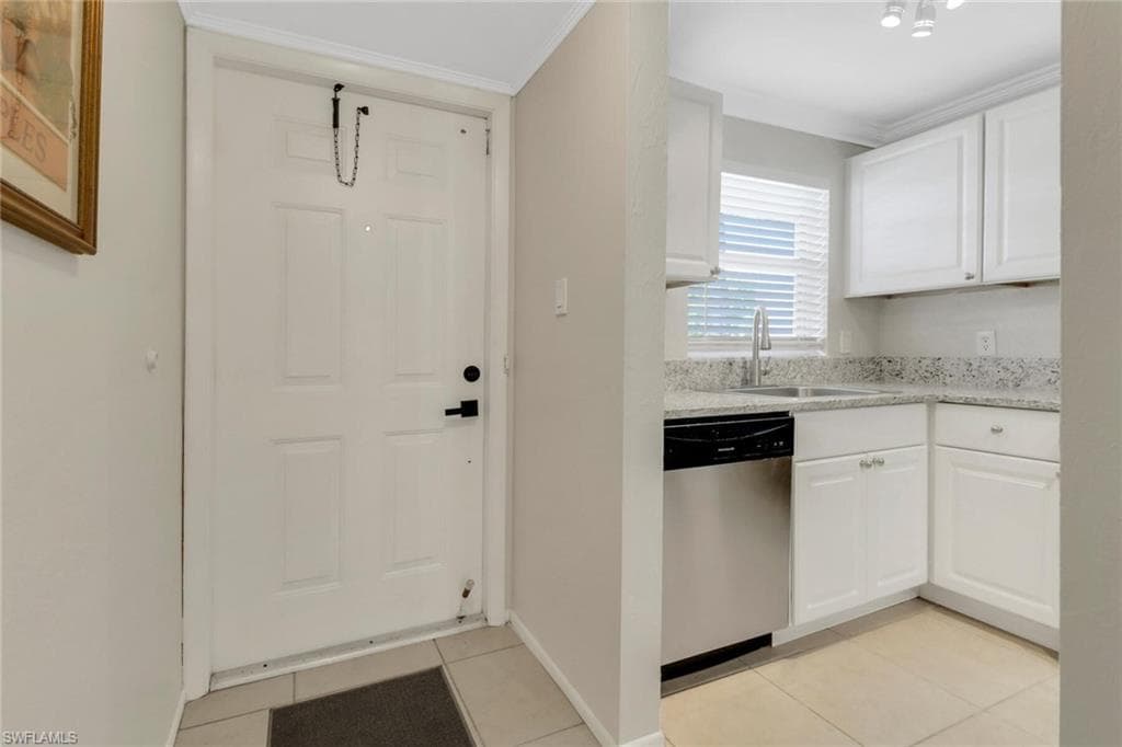 501 Forest Lakes BLVD # 102, NAPLES FL 34105-20