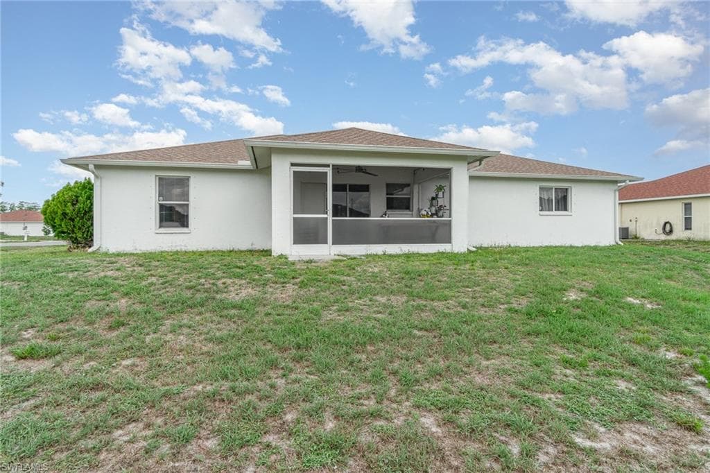 879 Rue Labeau CIR, FORT MYERS FL 33913-25