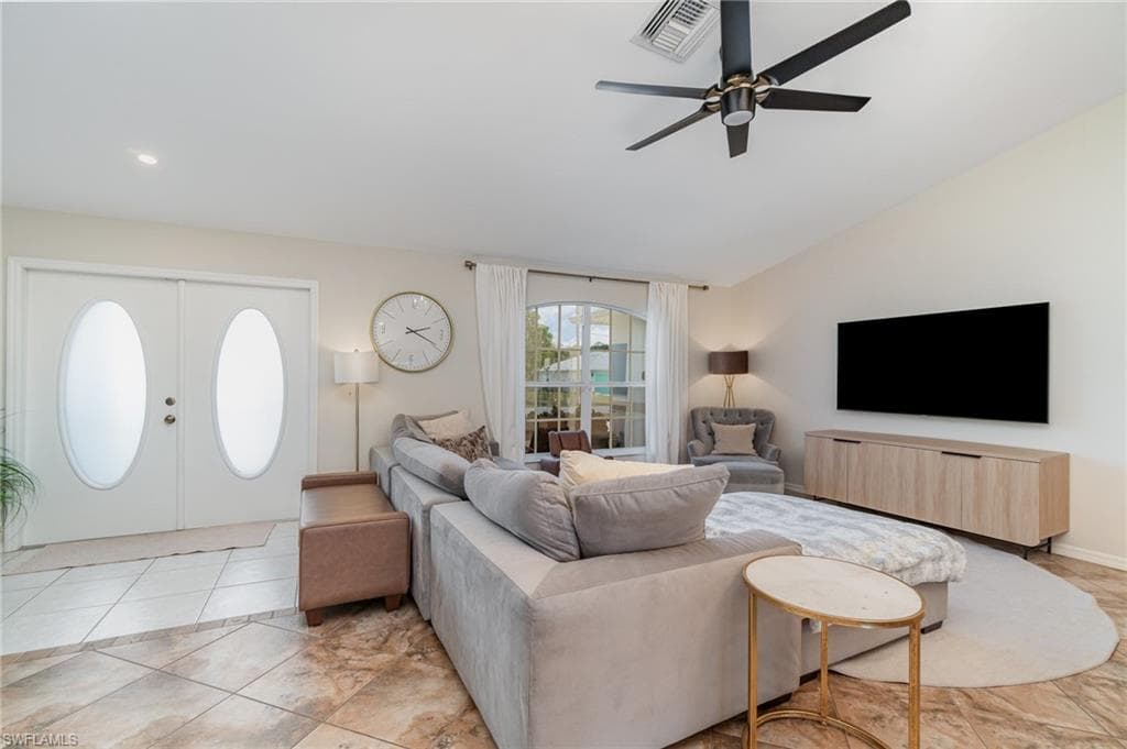 879 Rue Labeau CIR, FORT MYERS FL 33913-8