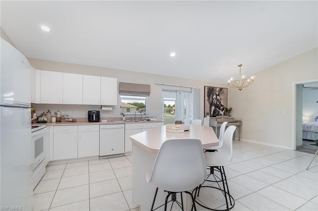 879 Rue Labeau CIR, FORT MYERS FL 33913-3