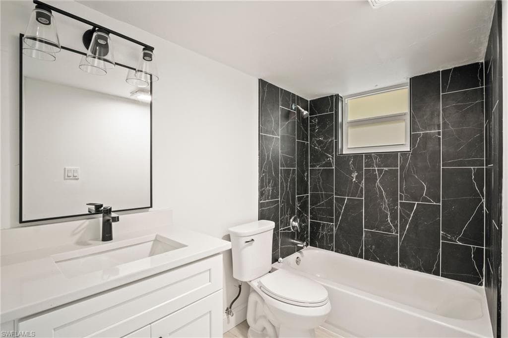 2316 Bayside ST, NAPLES FL 34112-13