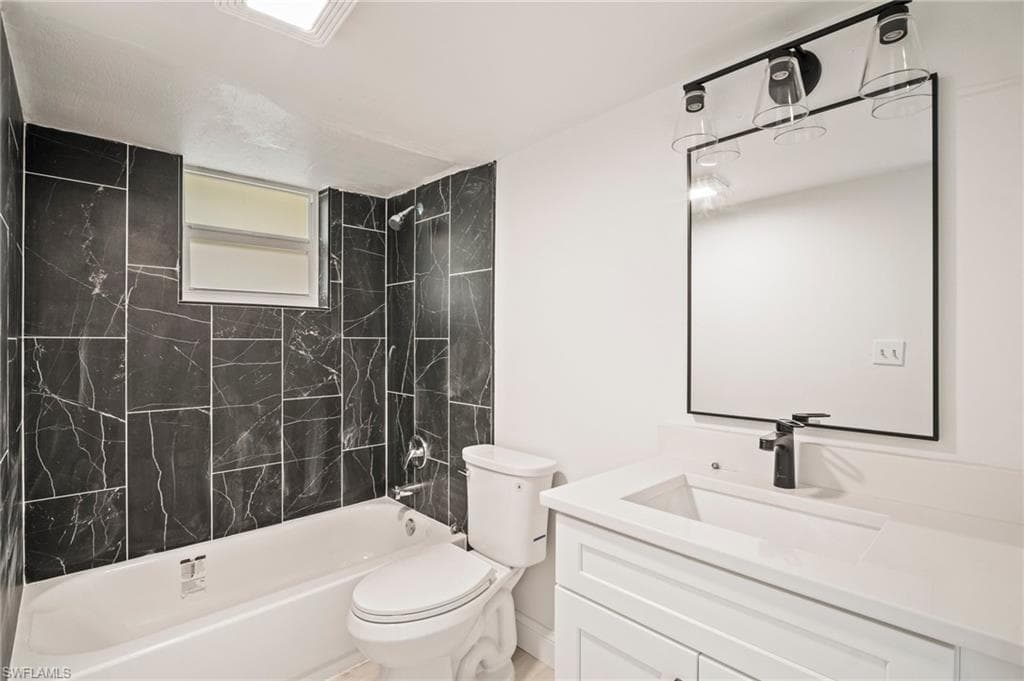 2316 Bayside ST, NAPLES FL 34112-7