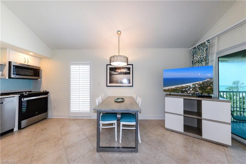 2255 W Gulf DR 140-4