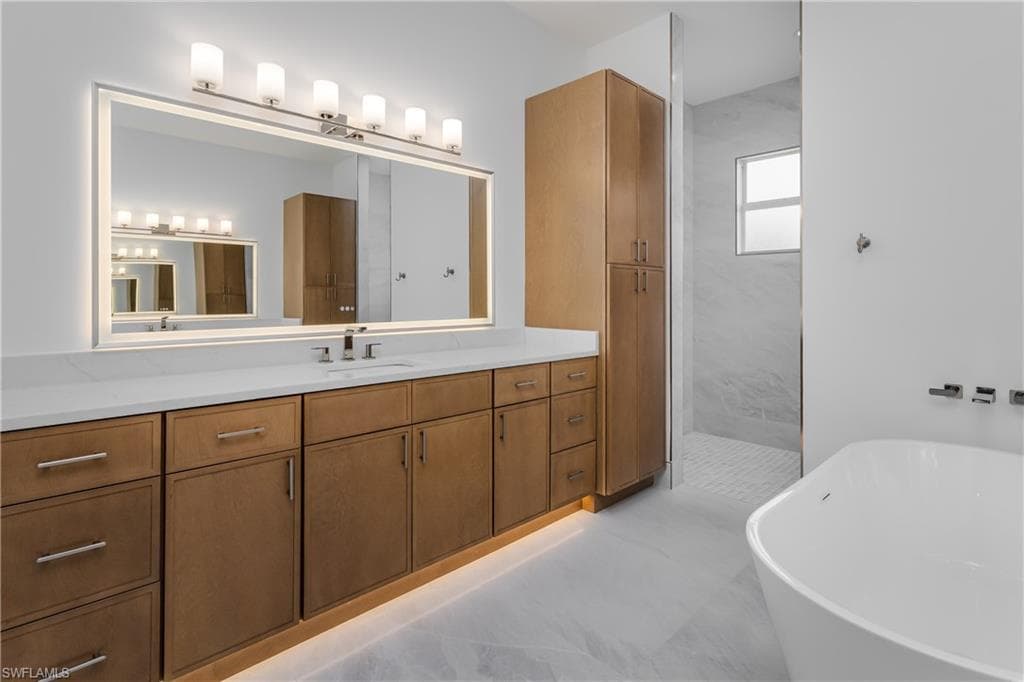 2854 Coach House WAY, NAPLES FL 34105-25