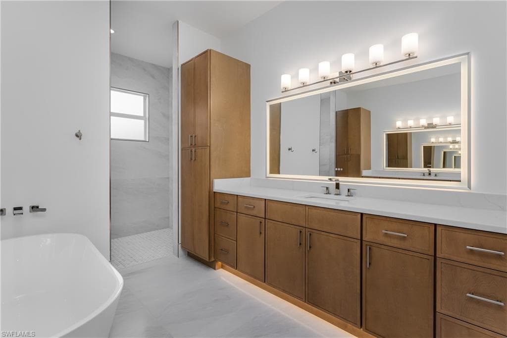 2854 Coach House WAY, NAPLES FL 34105-24