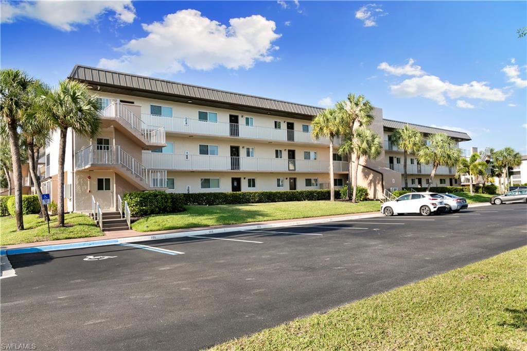 1008 Manatee RD # G103, NAPLES FL 34114-22