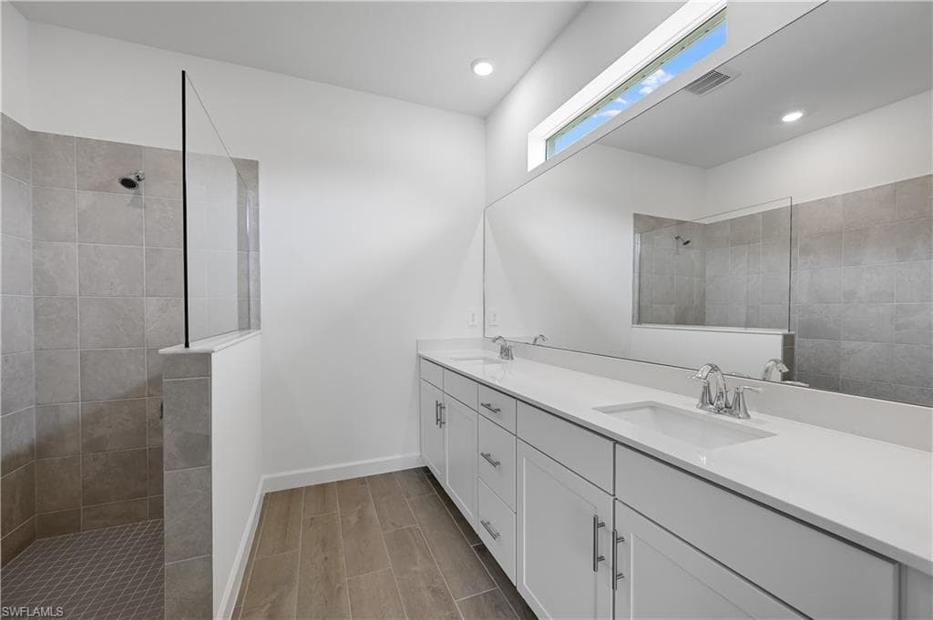 17581 Saddleback LOOP, NORTH FORT MYERS FL 33917-18