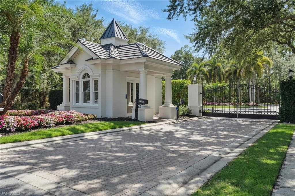 4501 Club Estates DR, NAPLES FL 34112-8