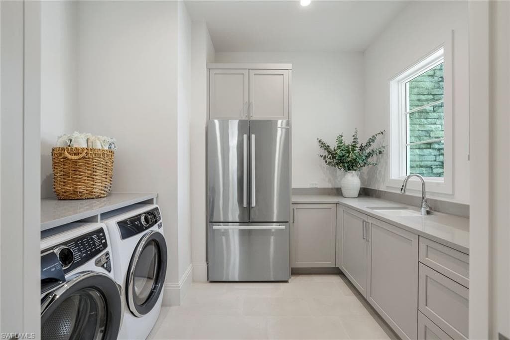 6630 Palisades AVE, NAPLES FL 34109-27