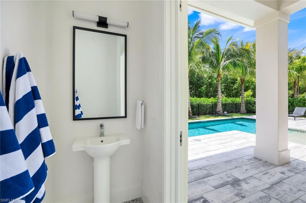 6630 Palisades AVE, NAPLES FL 34109-33