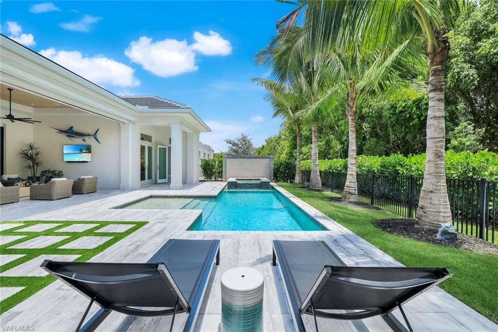 6630 Palisades AVE, NAPLES FL 34109-36