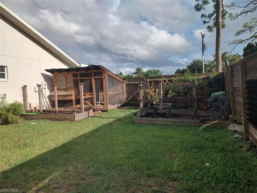 7821 Deni DR, NORTH FORT MYERS FL 33917-19