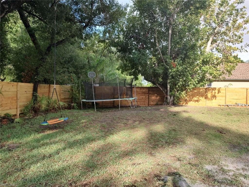 7821 Deni DR, NORTH FORT MYERS FL 33917-20