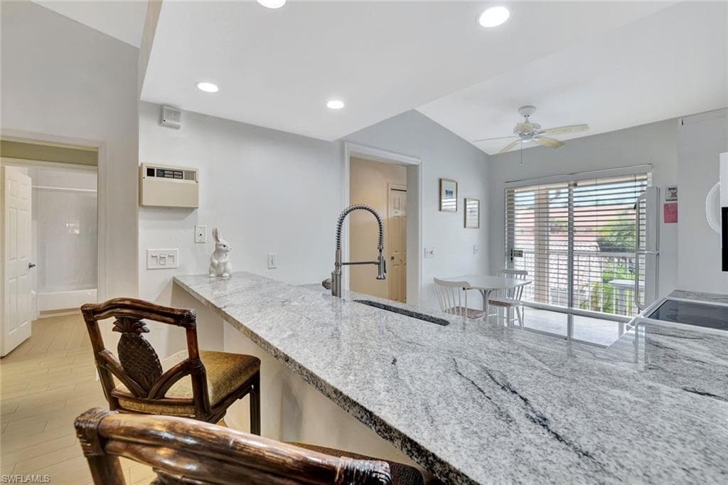 2420 Hidden Lake DR # 1008, NAPLES FL 34112-6