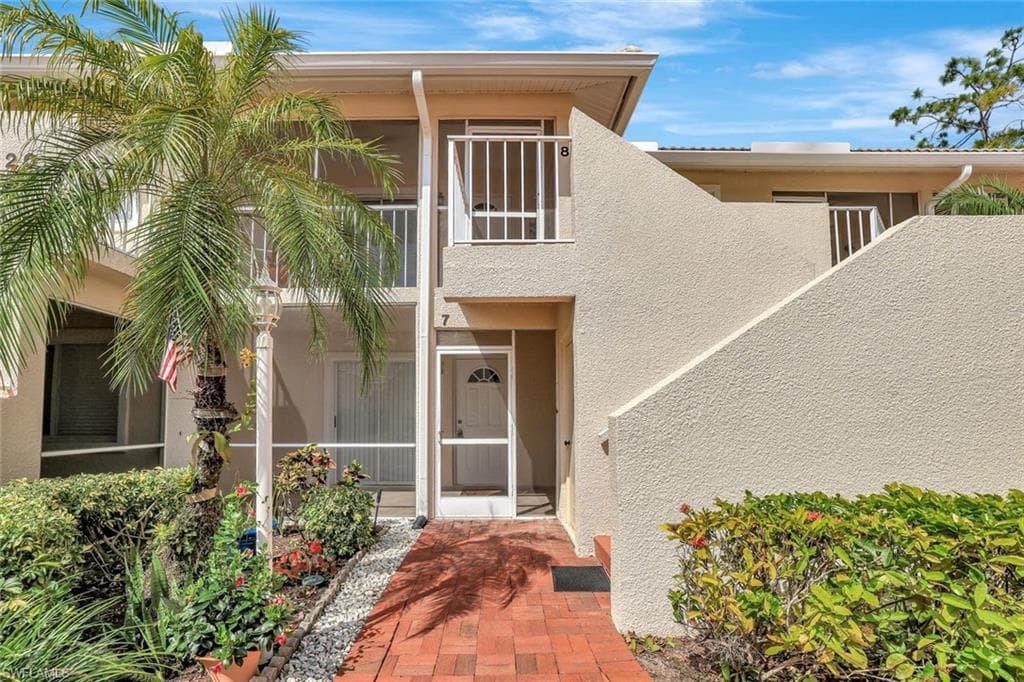 2420 Hidden Lake DR # 1008, NAPLES FL 34112-23