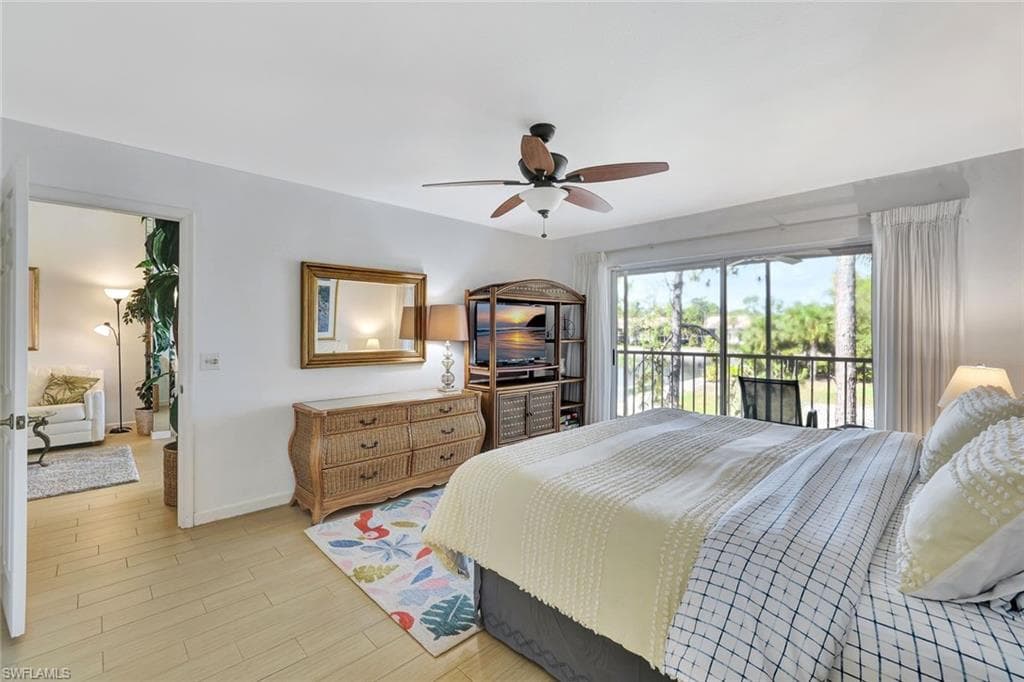 2420 Hidden Lake DR # 1008, NAPLES FL 34112-13