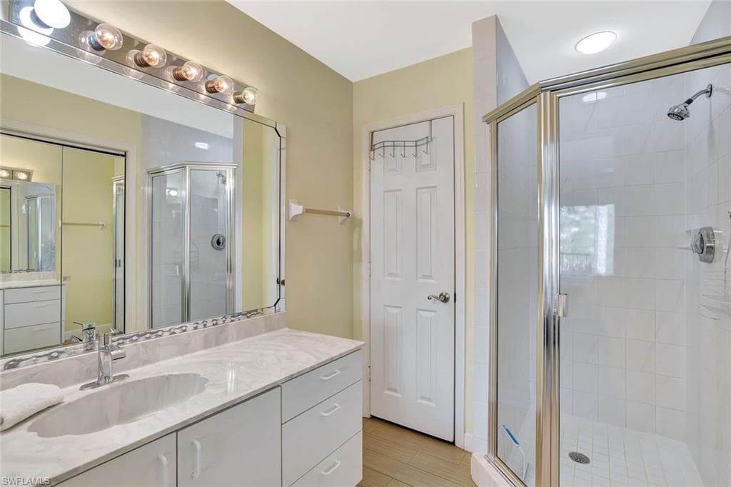 2420 Hidden Lake DR # 1008, NAPLES FL 34112-14