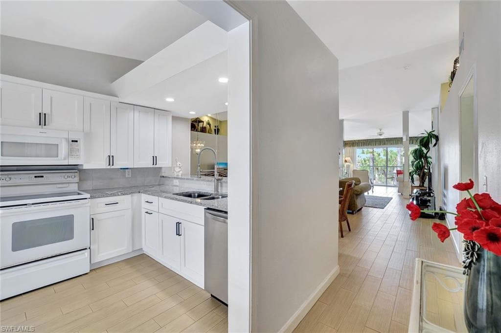 2420 Hidden Lake DR # 1008, NAPLES FL 34112-7