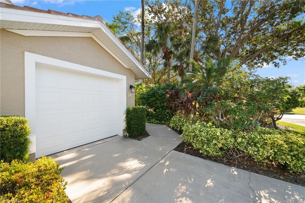 784 Carrick Bend CIR # 103, NAPLES FL 34110-6