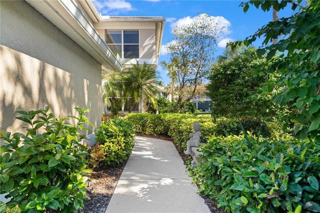 784 Carrick Bend CIR # 103, NAPLES FL 34110-3