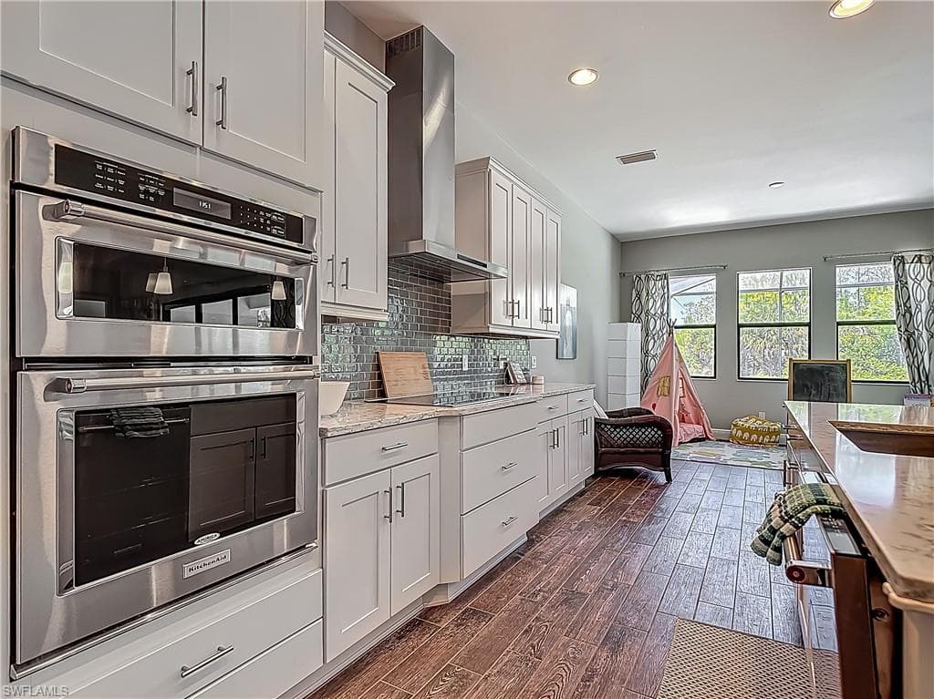 4524 Tamarind WAY, NAPLES FL 34119-12