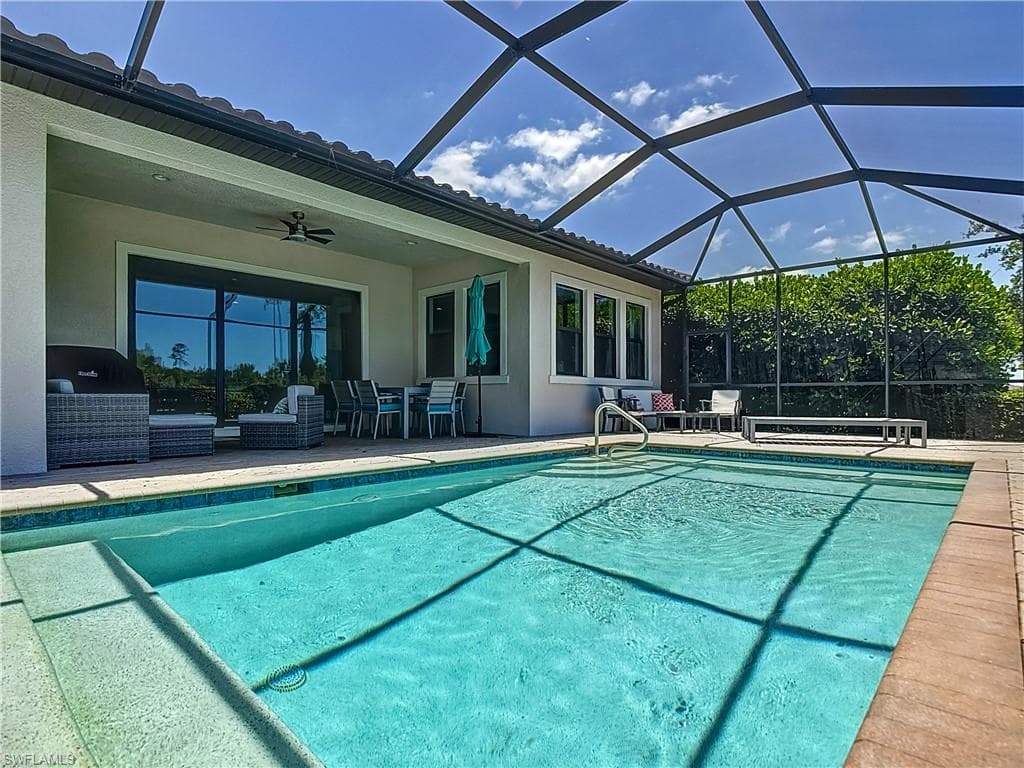 4524 Tamarind WAY, NAPLES FL 34119-42