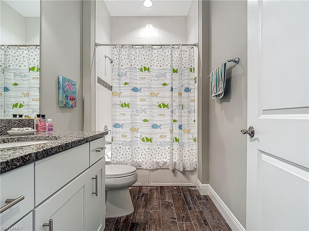 4524 Tamarind WAY, NAPLES FL 34119-21