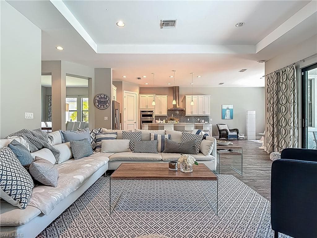 4524 Tamarind WAY, NAPLES FL 34119-6